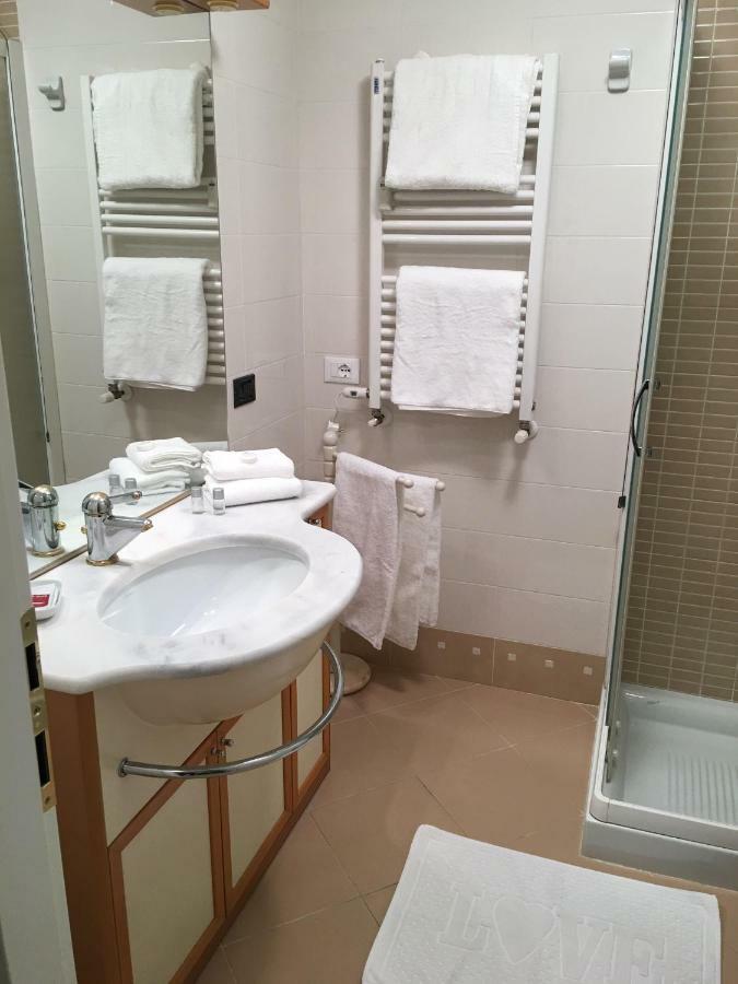 Apartment Zagara - Gardone Riviera Center ภายนอก รูปภาพ